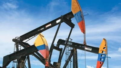 Cuánto cotiza el barril y cuántos dólares podría recibir Venezuela para su reconstrucción