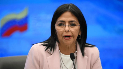 Delcy Rodríguez se comprometió a lograr el retorno de Maduro y Cilia Flores