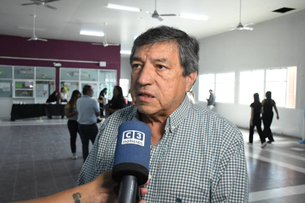 Ministro Julio Aráoz.jpg