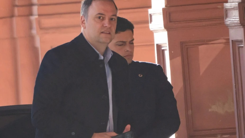 Adorni, sobre la baja del Riesgo País: "El resultado de haber hecho lo que habia que hacer"