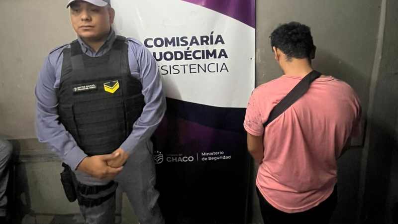 Incidente nocturno en el parque 2 de Febrero: cuatro jóvenes demorados y una bicicleta secuestrada