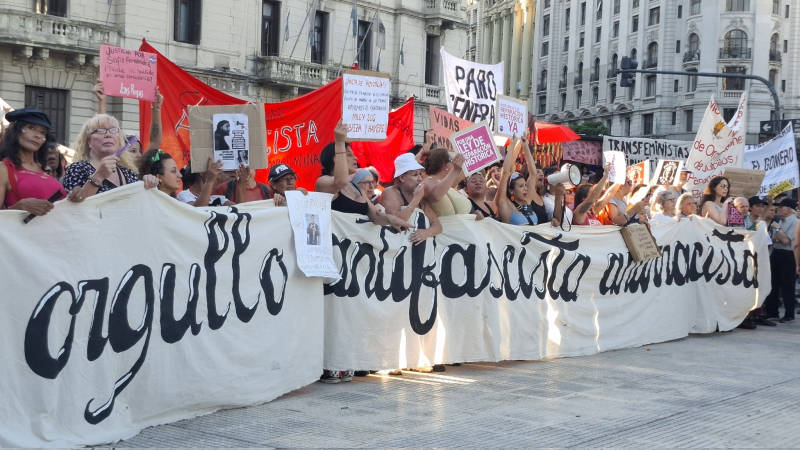 Masiva marcha LGBTI+ antifascista en Buenos Aires