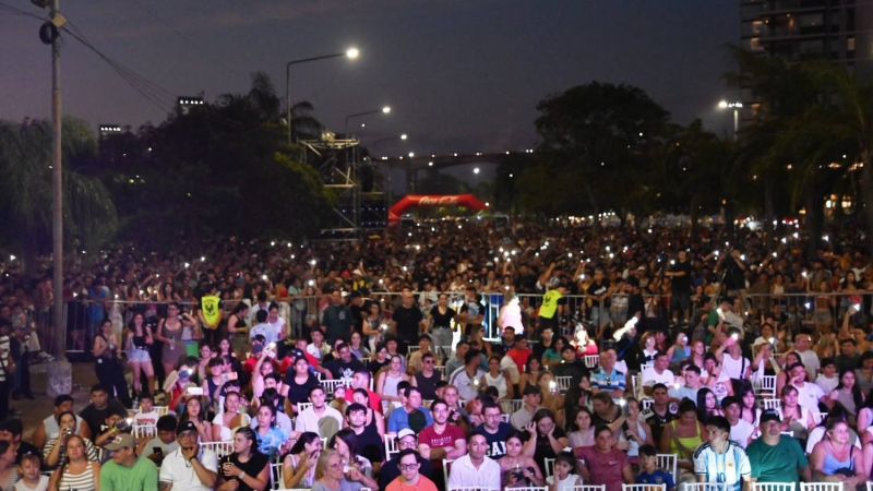Sprite cerró la temporada de verano con un multitudinario show de La T y La M