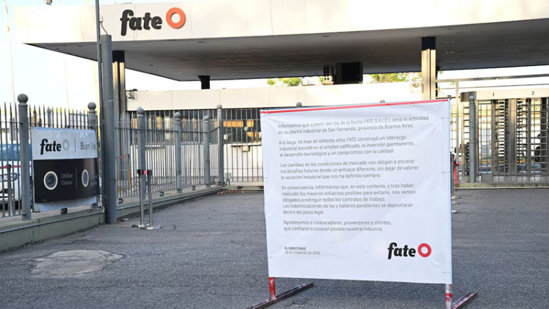El Gobierno suspendió por 15 días los despidos