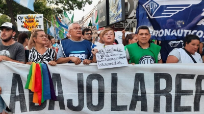 Organizaciones sindicales y políticas organizan una protesta