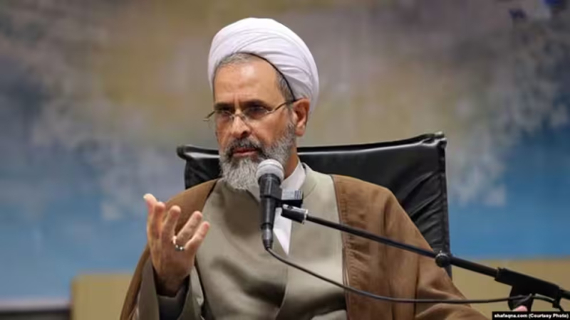 La llegada de un nuevo ayatolá y una oposición exiliada que pide "un futuro libre y próspero" para Irán
