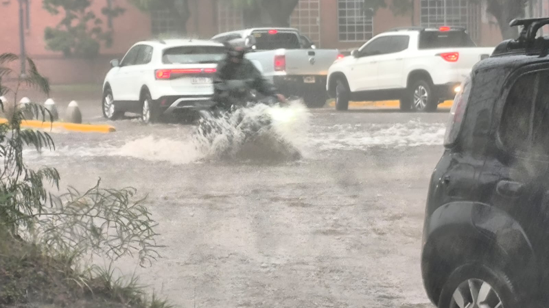 La lluvia y el viento sur trajeron alivio a otro día caluroso