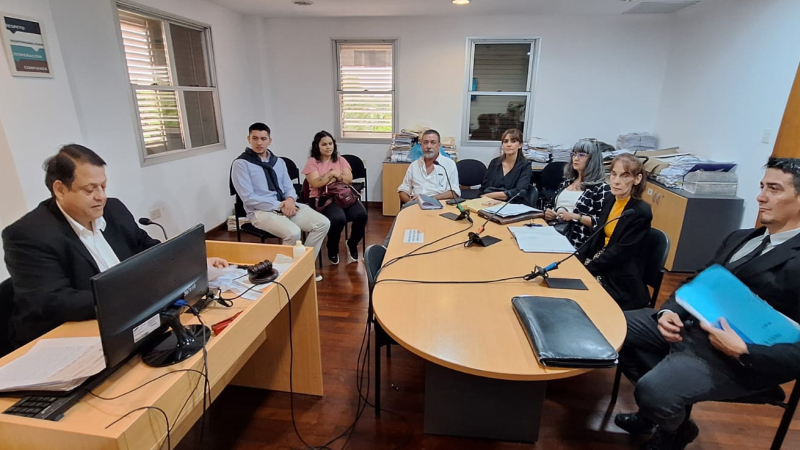 Ante el silencio sindical, estatales van a la Justicia en procura de suba de haberes