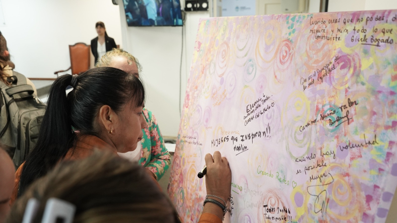 Presentaron un programa que contiene un observatorio de mujeres
