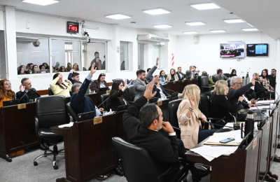Abrupto final de una triple jornada legislativa marcada por la polémica