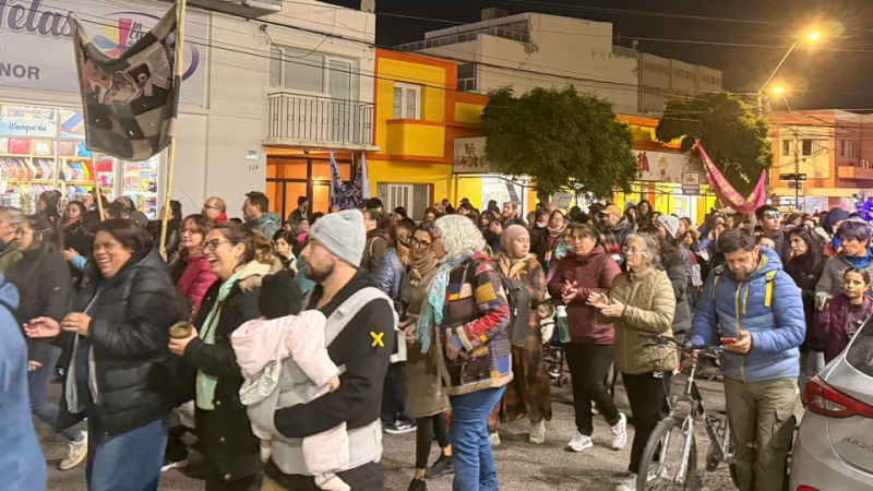 Docentes lideran la protesta popular en Chubut