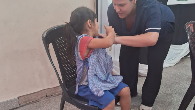 Continúa la inmunización de 27 niñas y niños del Nivel Inicial