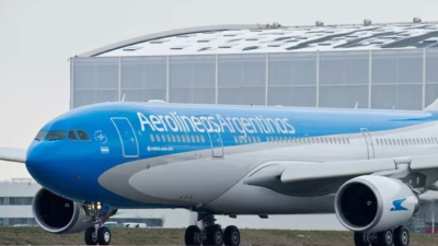 Advertencia del gremio aeronáutico por los recortes en Meteorología: "Se vuela a ciegas"