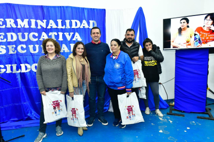 El vicegobernador participo del acto de apertura del Plan de Terminalidad Educativa Secundaria en el Polideportivo del barrio La Paz (3).jpg