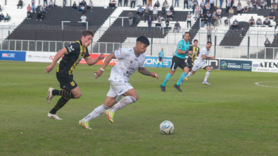For Ever volvió a tropezar en casa y sigue hundido en el fondo de la tabla