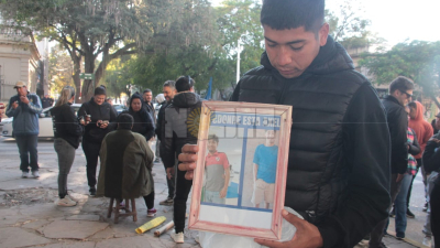Aseguran haber visto a Axel González en Makallé