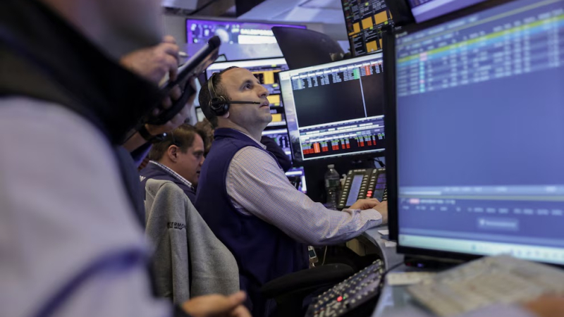 El riesgo país volvió a caer y se alejó de los 500 puntos básicos