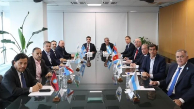 Zdero, entre los gobernadores del Norte que se reunieron con Santilli