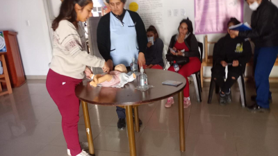 El Hospital de la Madre y el Niño capacita en RCP a padres y cuidadores