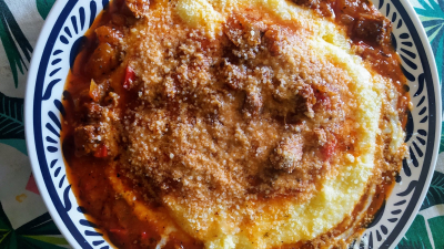 Polenta con queso: el clásico que nunca falla en los días frescos