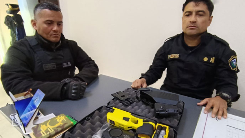 El dispositivo Taser está listo para ser utilizado en el combate contra el delito