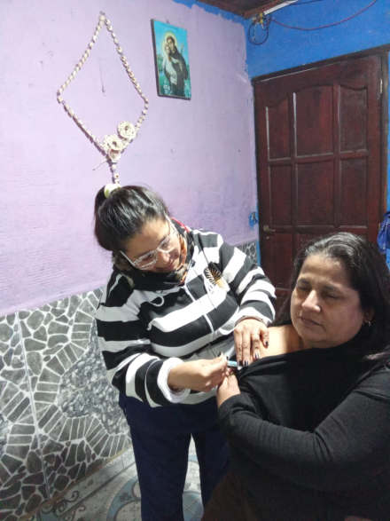 Vacunación casa por casa Cs María Luisa Espinoza (3)