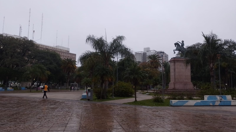 Día del Amigo gris y con lloviznas: anuncian tormentas para este martes