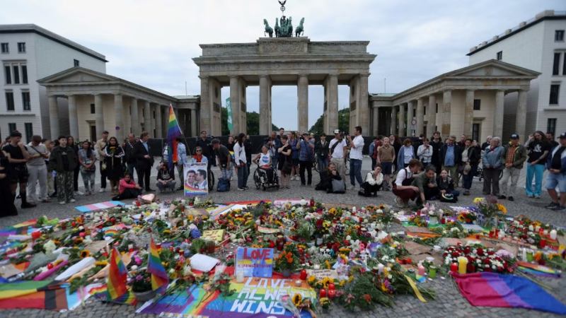 Atentado en una marcha del Orgullo en Berlín: el presunto autor del ataque murió durante un operativo policial