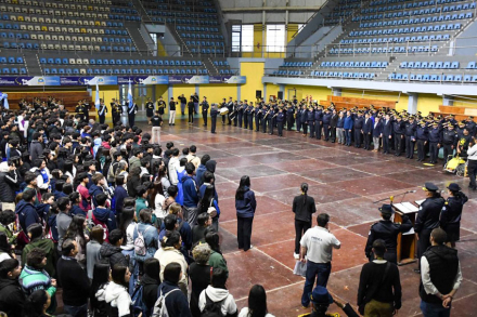 Estudiantes-participaron-de-la-apertura-del-conversatorio-de-seguridad-(8)