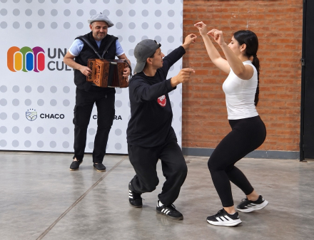 Fábrica- Escuela de Acordeones de Puerto Tirol (3) (1)