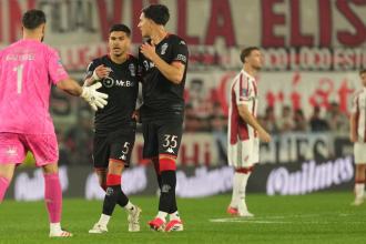 River cayó ante Huracán y no pudo meterse en zona de clasificación