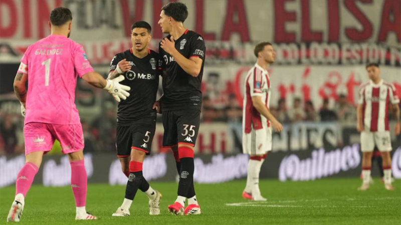 River cayó ante Huracán y no pudo meterse en zona de clasificación