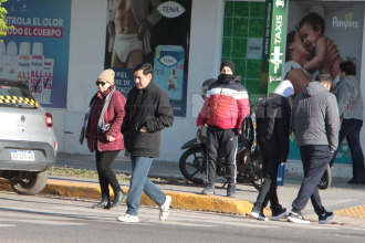 La primavera llegó al calendario, pero todavía no se hizo sentir en las calles de Resistencia