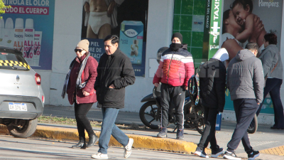 La primavera llegó al calendario, pero todavía no se hizo sentir en las calles de Resistencia