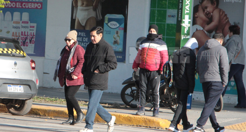 La primavera llegó al calendario, pero todavía no se hizo sentir en las calles de Resistencia