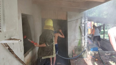 Dejó un espiral encendido cerca de la cama y casi se le incendia la casa