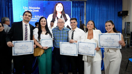 Acto-entrega-de-certificados-finalización-residencias-(8)