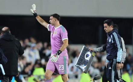 Dibu habló de Messi y postuló a su posible sucesor