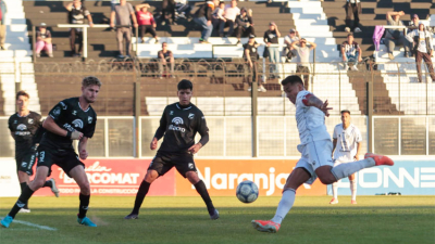 For Ever no pudo contra un arbitraje bochornoso de Fernando Espinoza