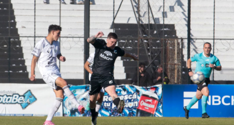 For Ever no pudo contra un arbitraje bochornoso de Fernando Espinoza