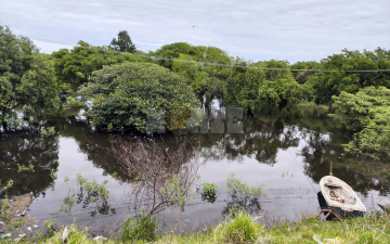 Cómo se vive la creciente del Paraná en localidades costeras del Chaco