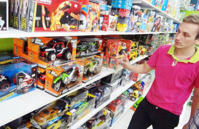 Jugueterías esperan la llegada de Reyes Magos para repuntar ventas