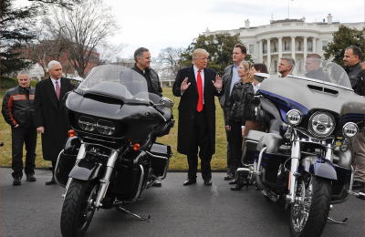 Trump quiere gravar con el 100% a las motos europeas