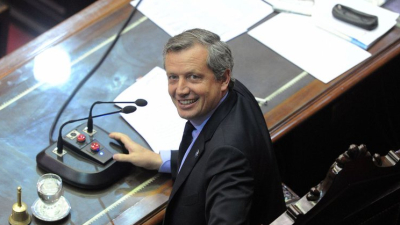 "Lo que precisamos son estadistas, no candidatos", asegura Monzó