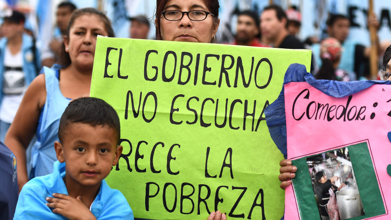 Con cortes y ollas populares, movimientos sociales piden la implementación de la Emergencia Social