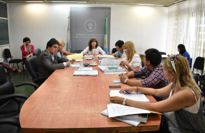 Presupuesto: aún no hay acuerdo con el radicalismo que no apoya la toma de créditos