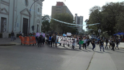 Vecinos marcharon para pedir justicia por Mariscal