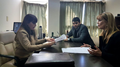 Dumrauf denunció a Capitanich y funcionarios por irregularidades en 129 cuadras de pavimento
