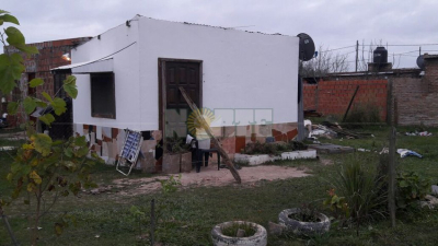 Ahorcó a su pareja con una riñonera y huyó en colectivo
