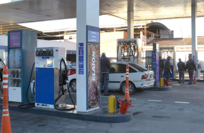 En pleno congelamiento, subieron varios centavos los precios de las naftas YPF